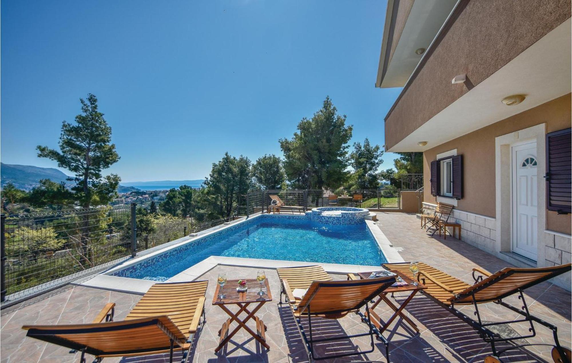 Lovely Home In Split With Jacuzzi Exteriér fotografie