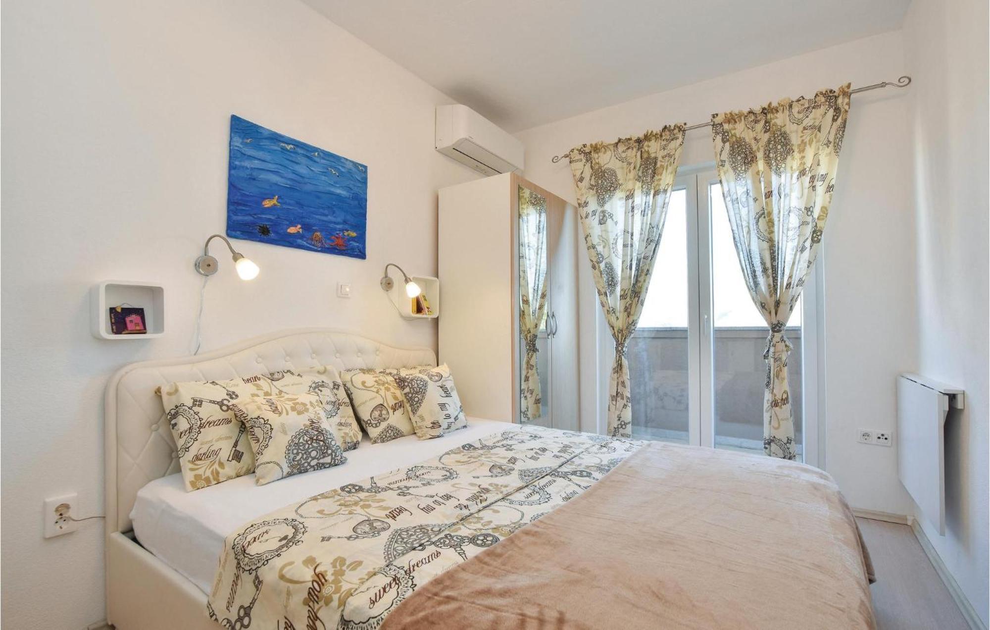 Lovely Home In Split With Jacuzzi Exteriér fotografie