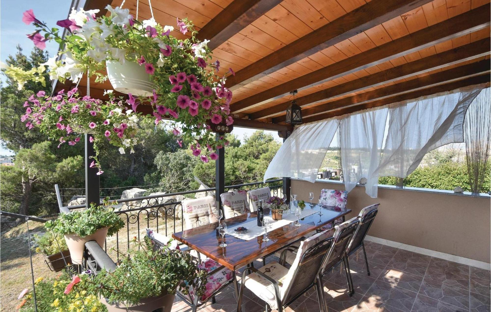 Lovely Home In Split With Jacuzzi Exteriér fotografie