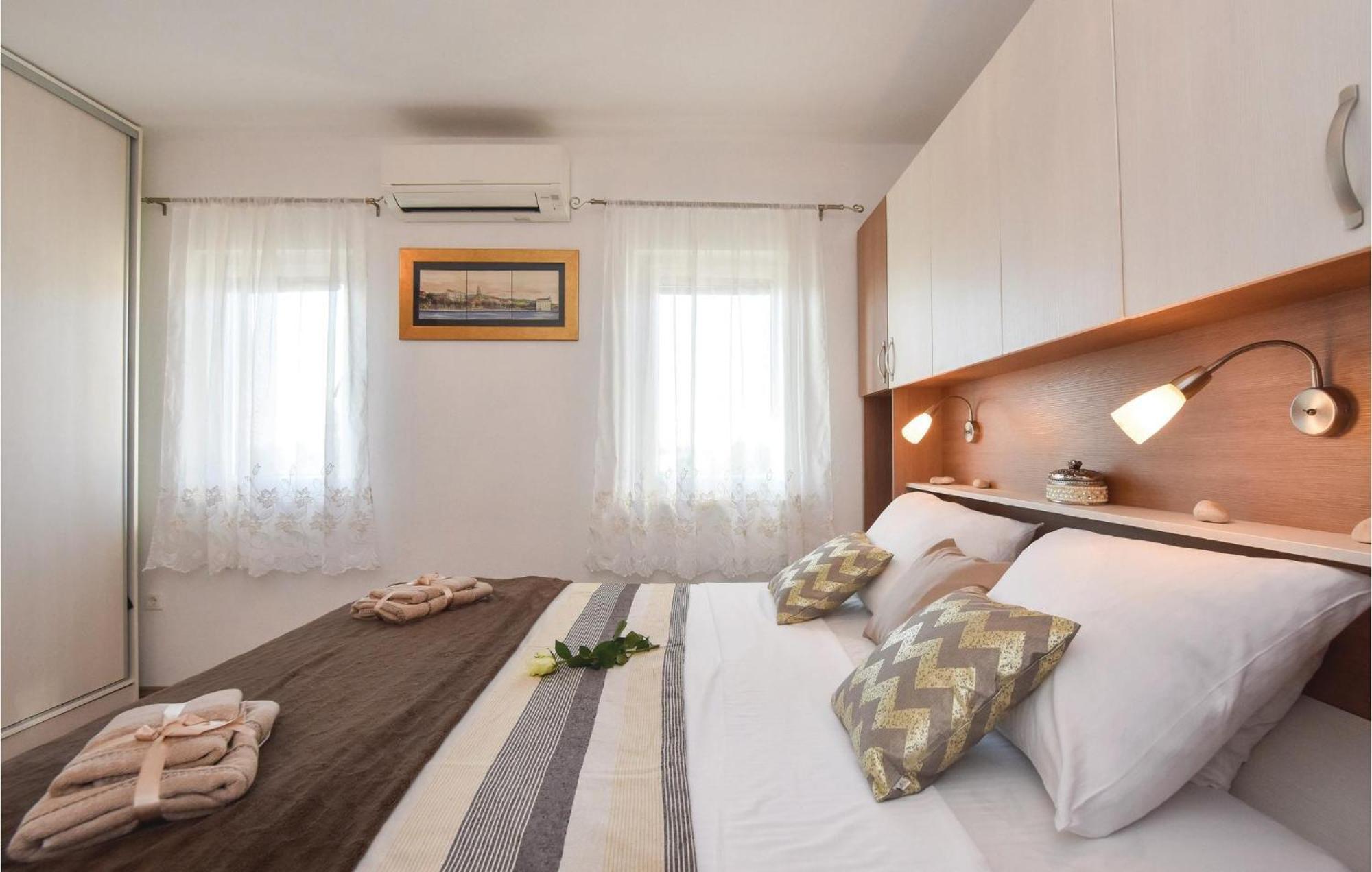 Lovely Home In Split With Jacuzzi Exteriér fotografie